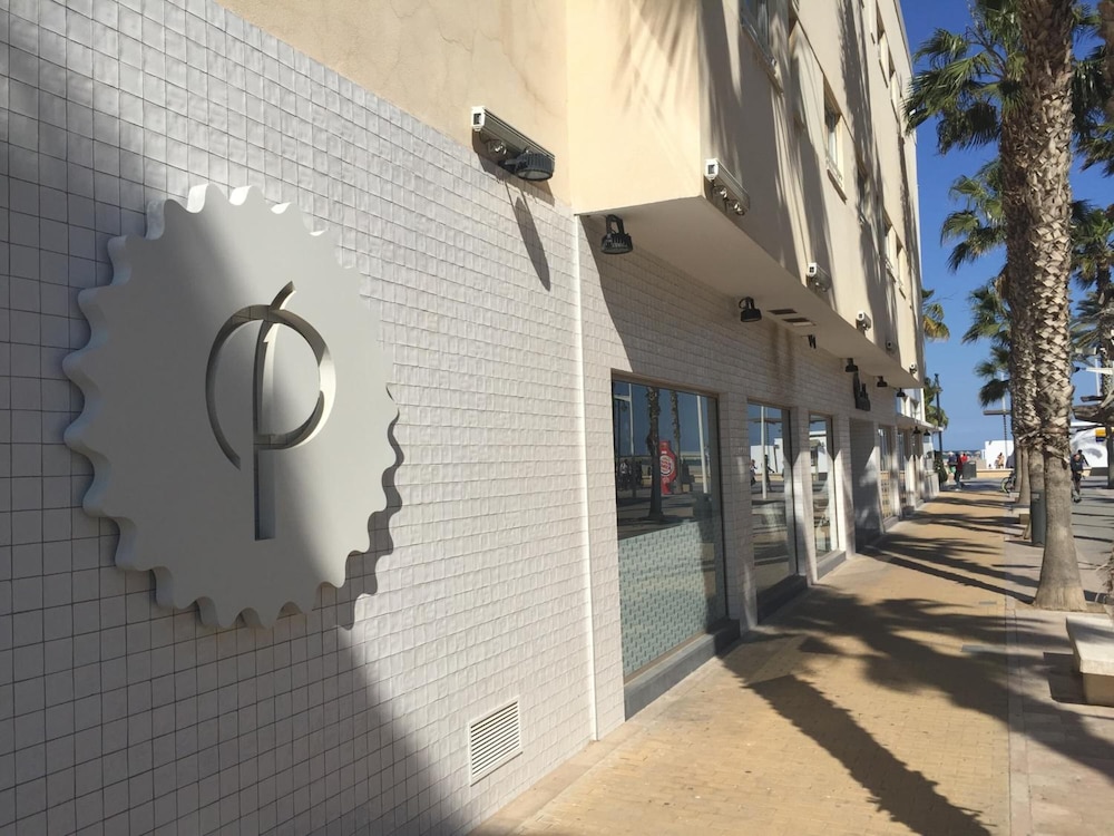 Malvarrosa Beach Rooms 25/41