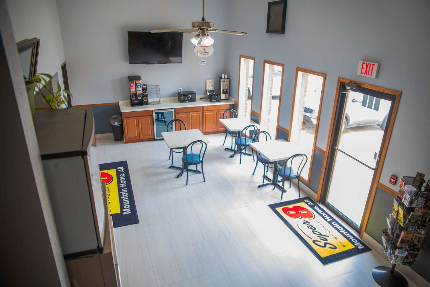 Super 8 By Wyndham Mountain Home 7/13
