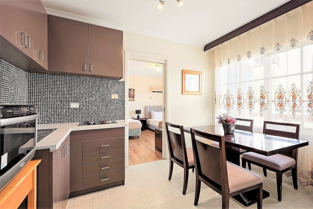 Eltham Gateway Hotel and Conference Centre 17/37