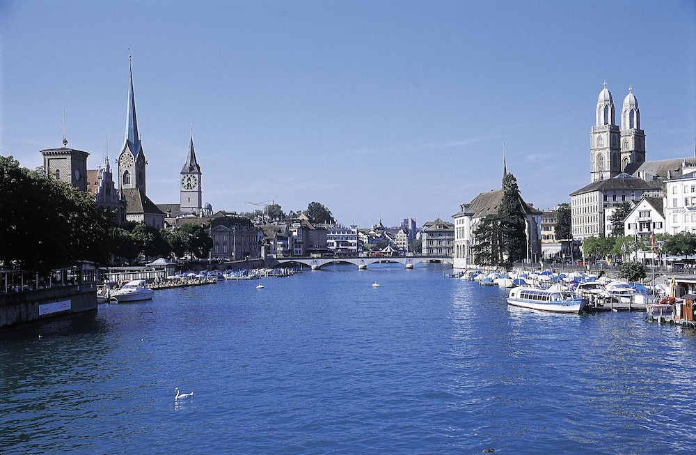 Boutique Hotel Helvetia 63/66