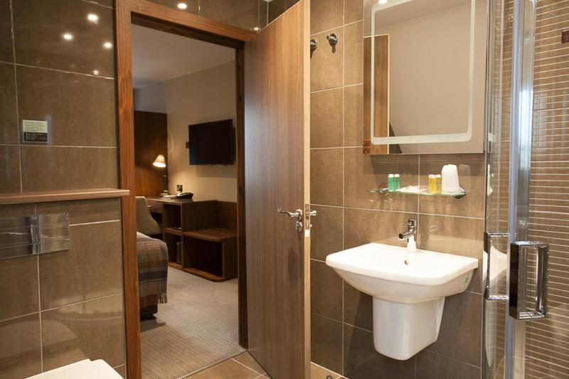 Cruachan Hotel 52/55