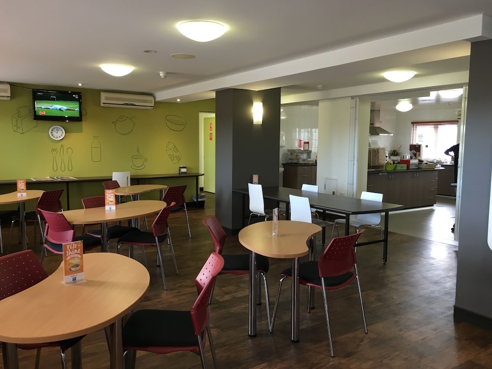 IBIS BUDGET PERTH AIRPORT 51/63