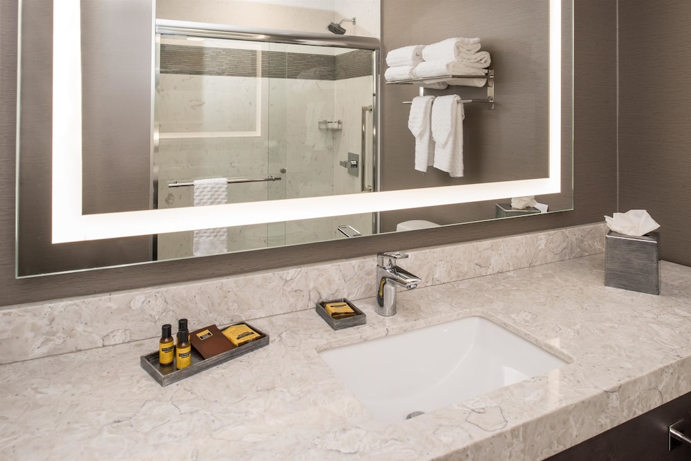 Best Western Plus Temecula Wine Country Hotel & Suites 23/34