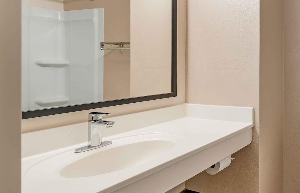 Extended Stay America Suites St Petersburg Clearwater ExecDr 50/53