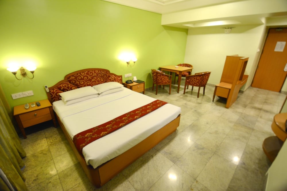 Hotel Samrat 21/40