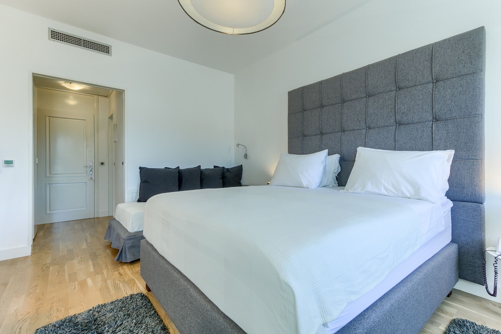 Hotel Riva 5/48