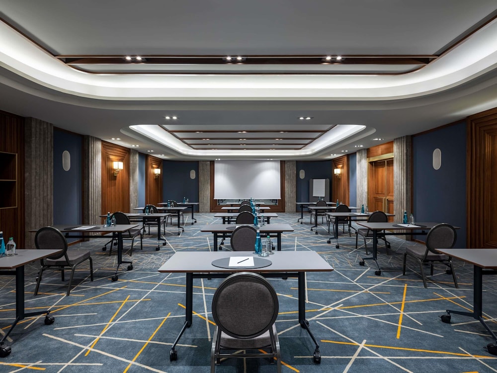 Sofitel Istanbul Taksim Hotel 60/67