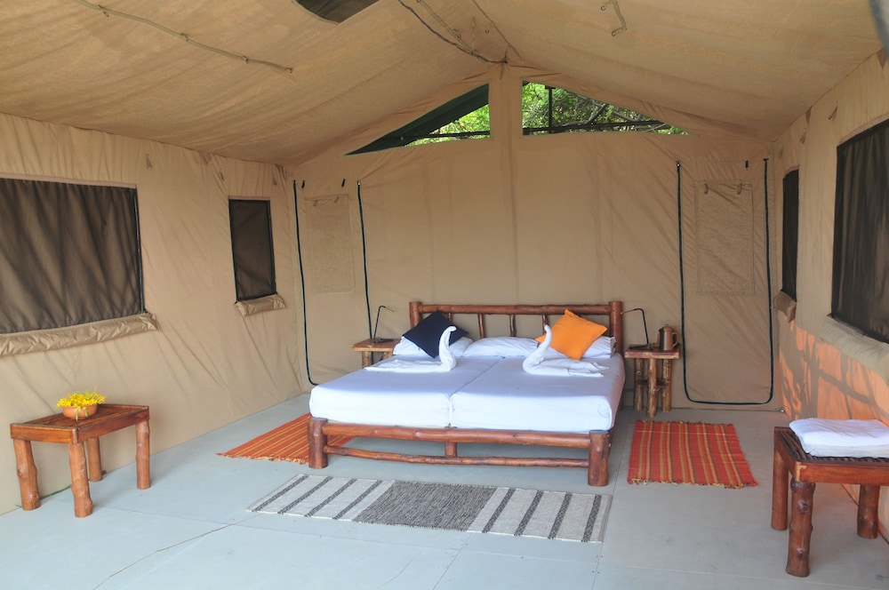 DELUXE, TENT