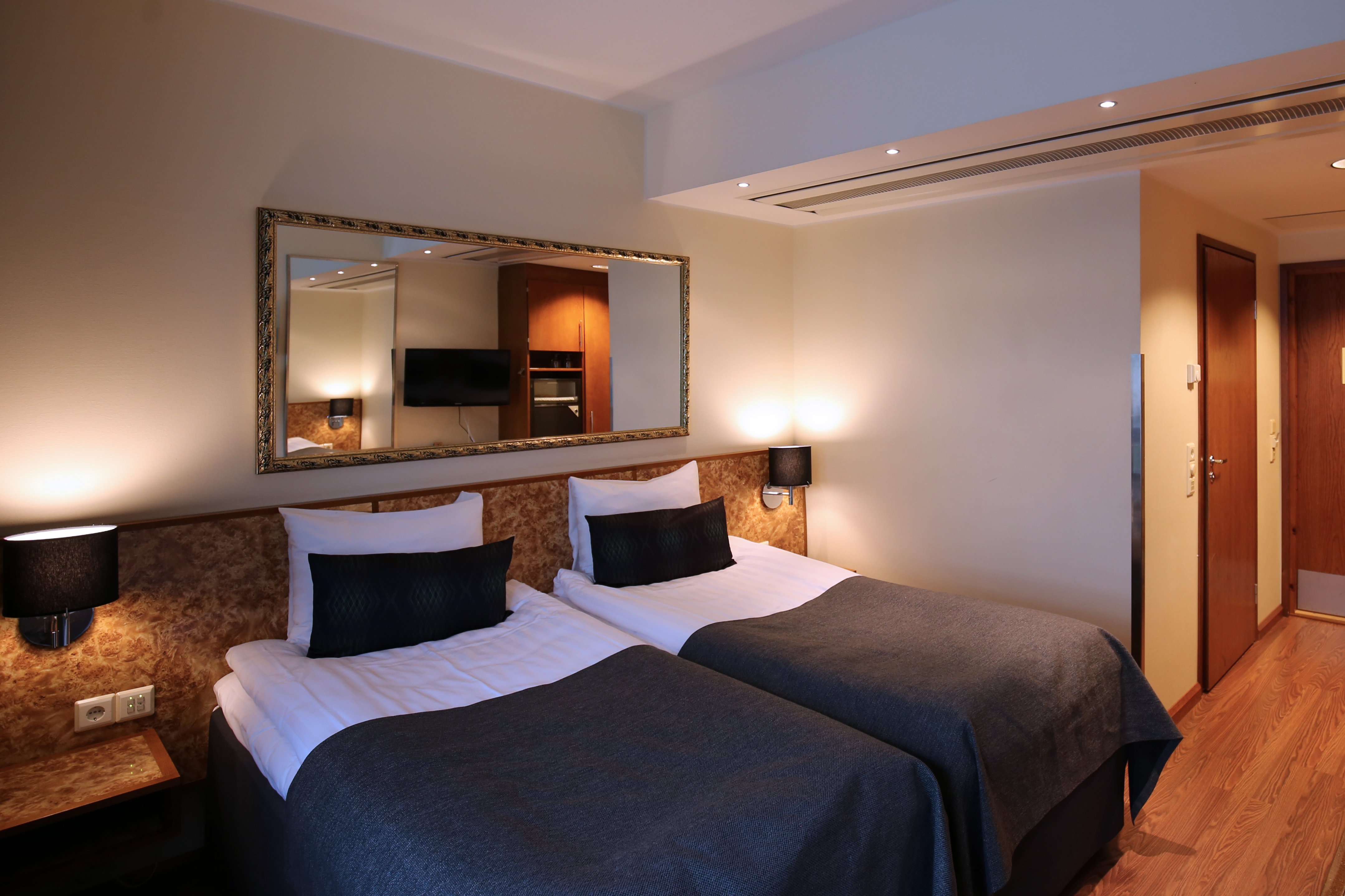 Hotel Verso 7/29