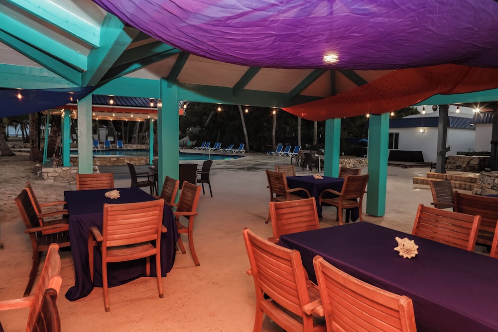 THE PALMS AT PELICAN COVE 43/66