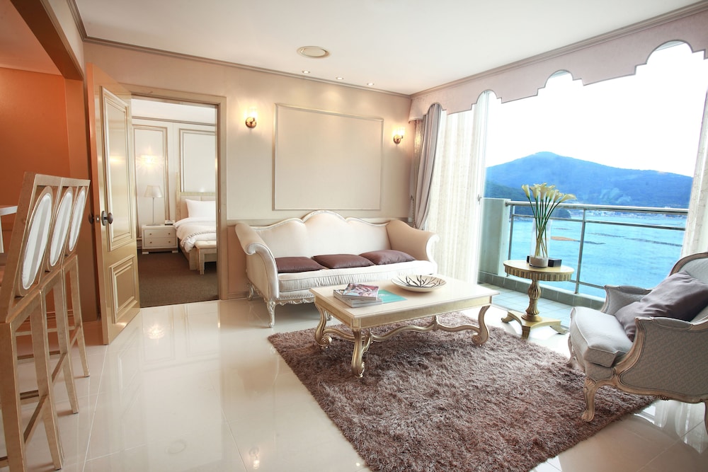Hotel Riviera Geoje 48/61