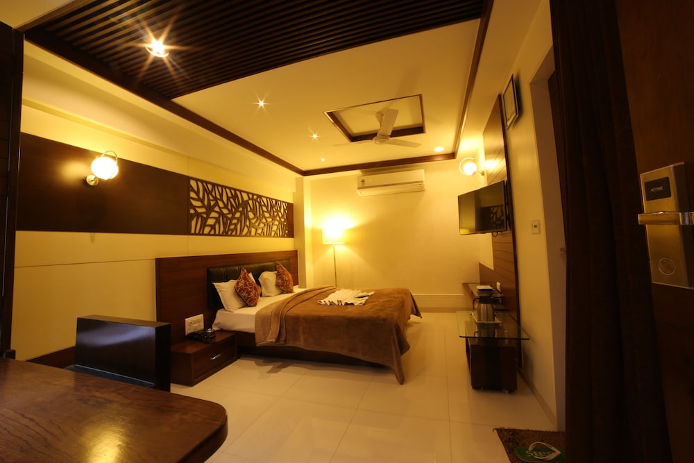 Hotel Grandpragati 12/28