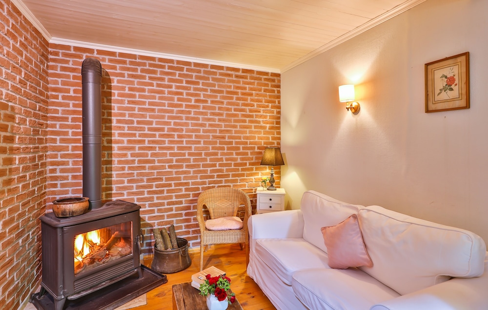 Tranquilla River Lodge - Adults Only 9/50