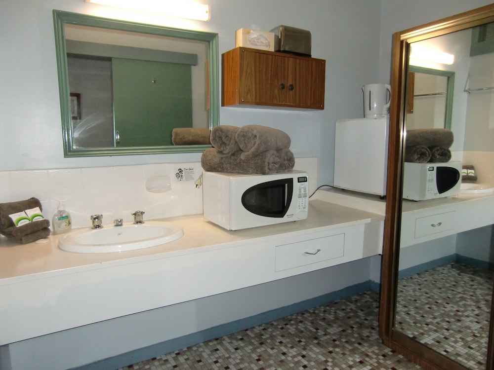 Bairnsdale Kansas City Motel 24/30