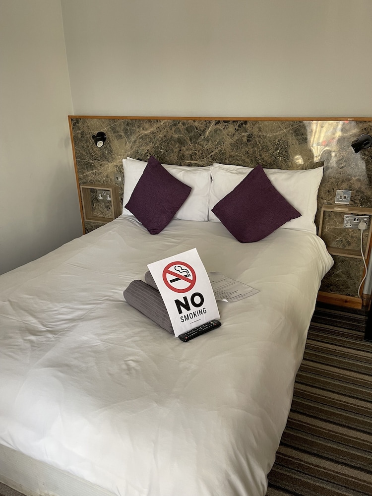 Six Bells Hotels 15/47