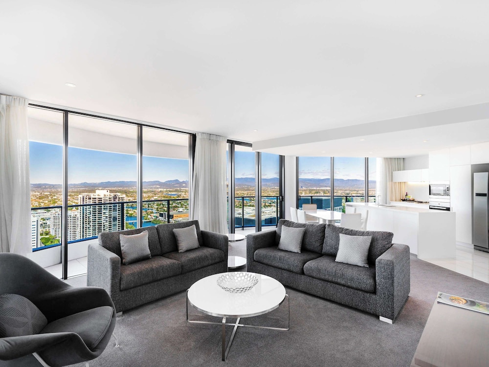 Peppers Broadbeach 45/68