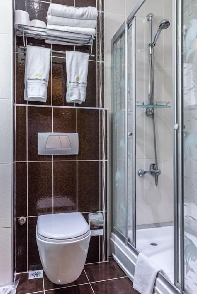 Grand Rosa Hotel 40/42