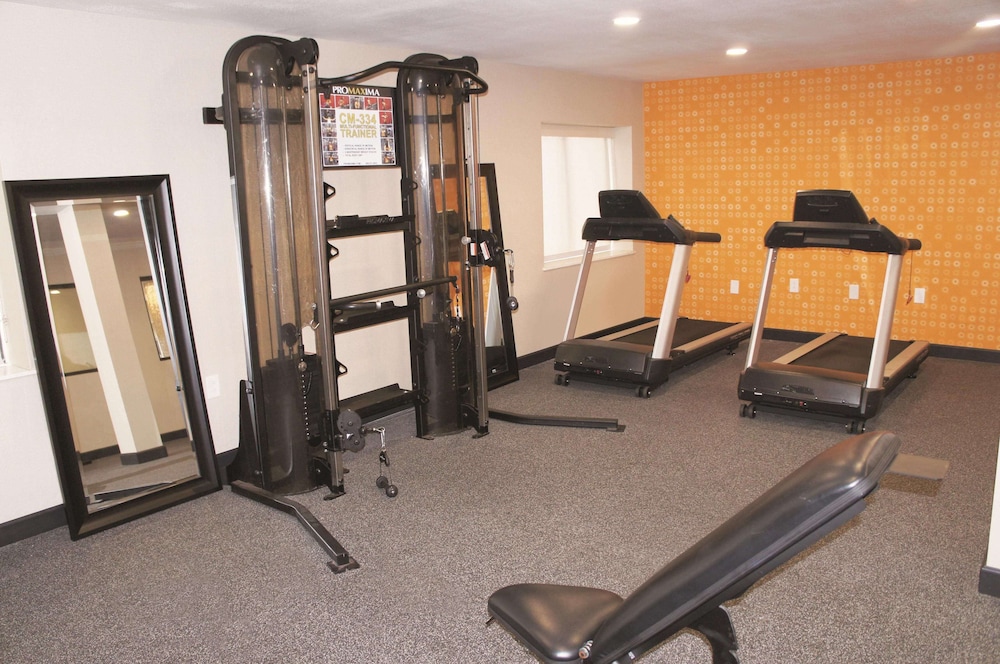 La Quinta Inn St Louis Hazelwood Airport North 37/59