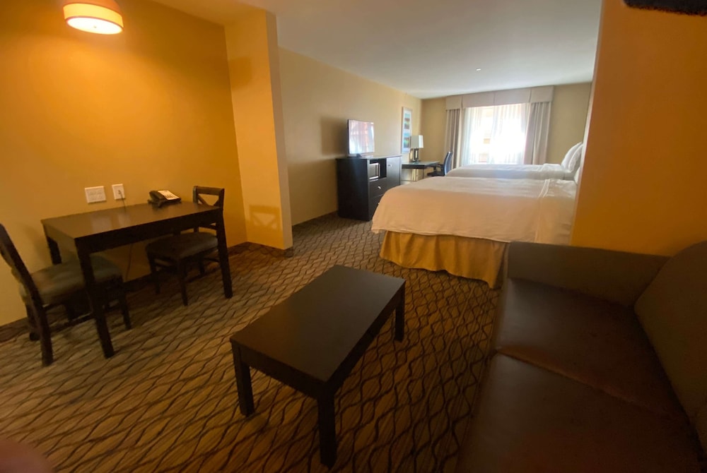 Wingate by Wyndham Fort Saskatchewan 46/64