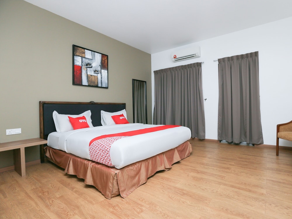 OYO 89915 East Mount Hotel 15/32