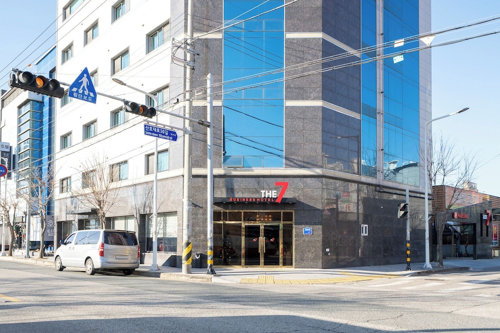 Pearl Business Hotel 44/50