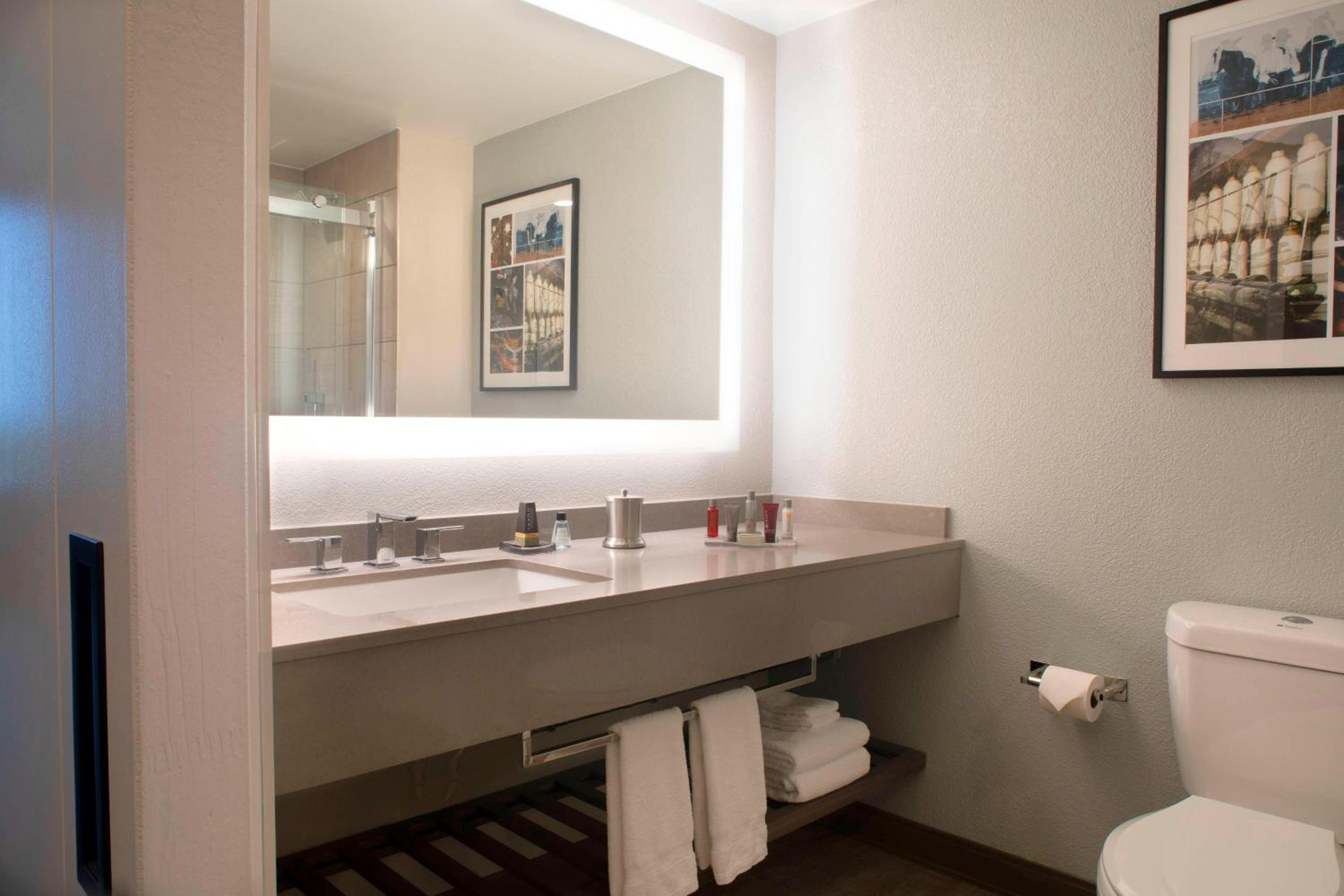 Renovated, 2 Queen Beds, Lounge Access, Winston-Salem Marriott 4/4