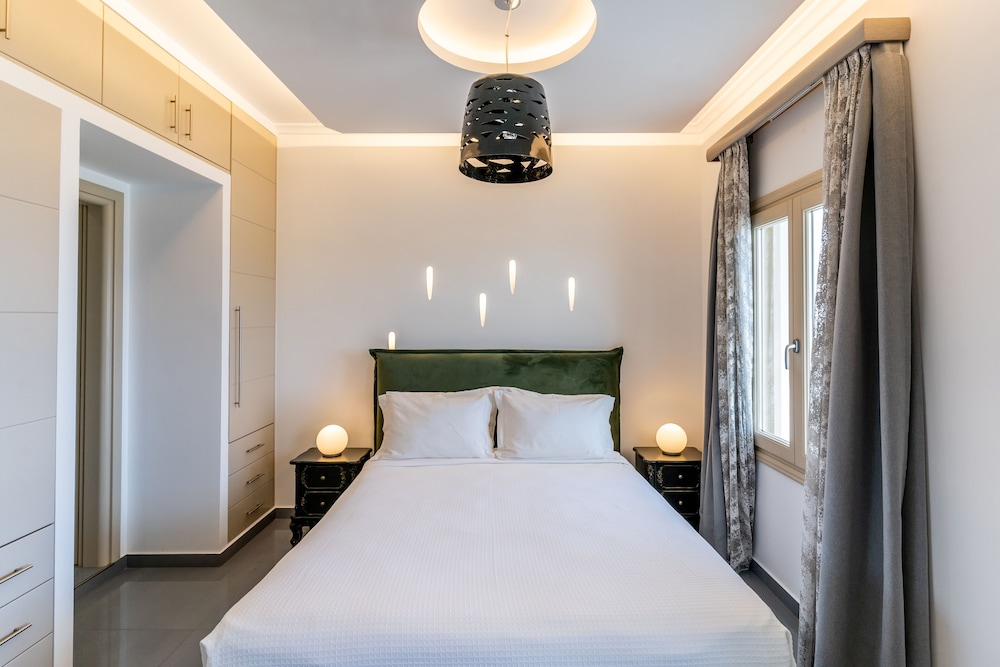 Executive, Suite, Queen Bed, Sea View, Outdoor Jetted Tub, Sofa