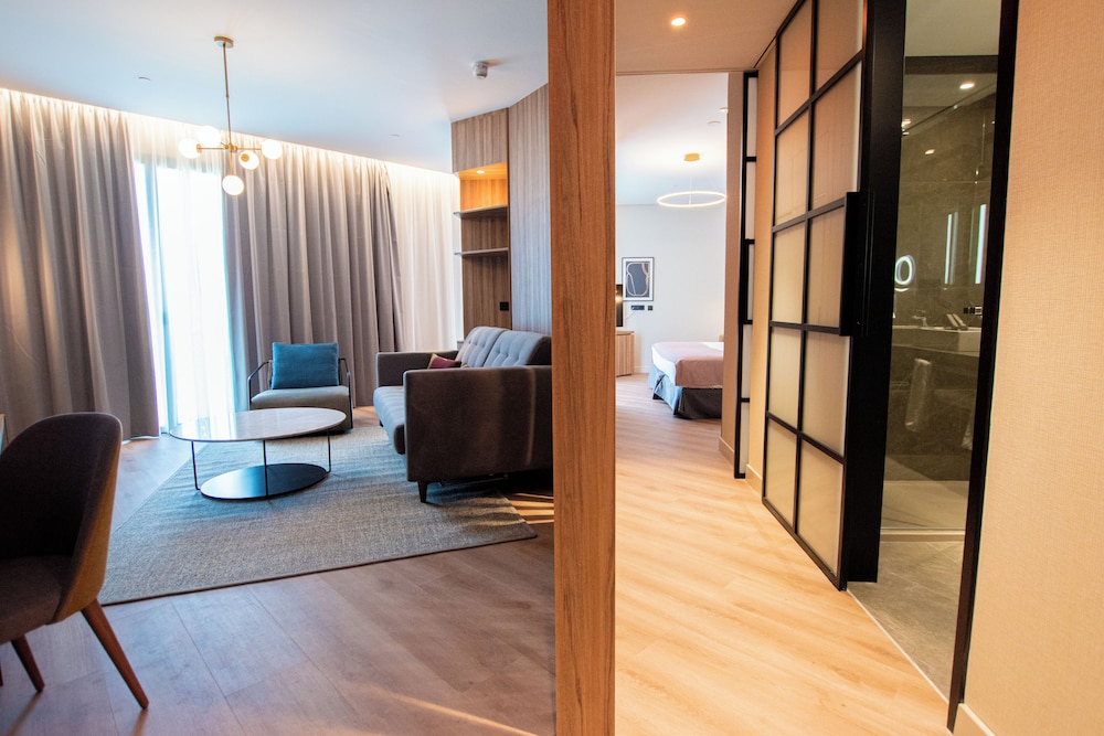 Giralda Center Hotel 18/40