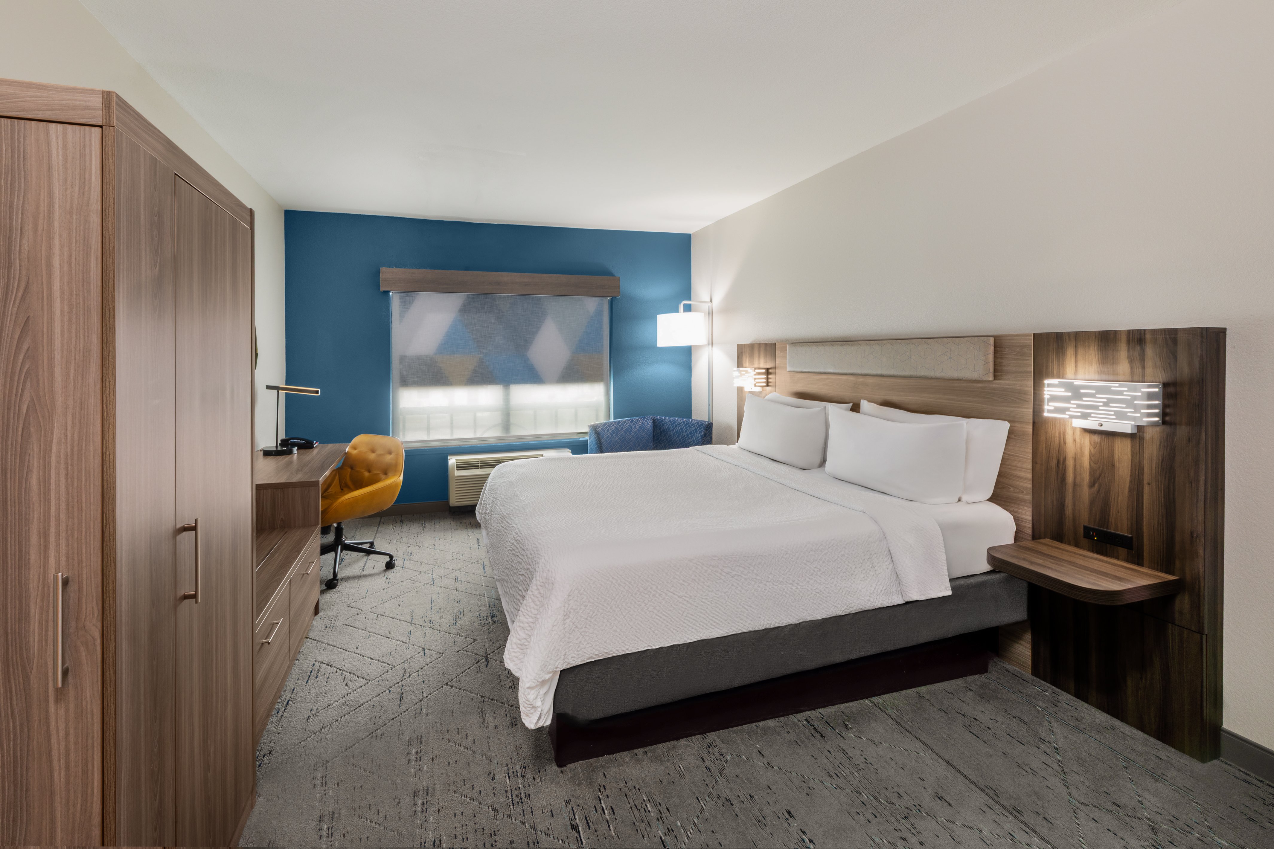 Holiday Inn Express Suites San Antonio Se By At T Center 26/73