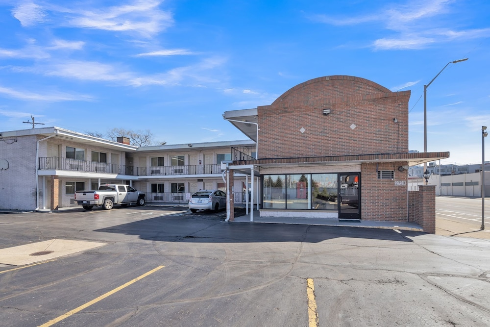 Viking Motel Detroit 11/17
