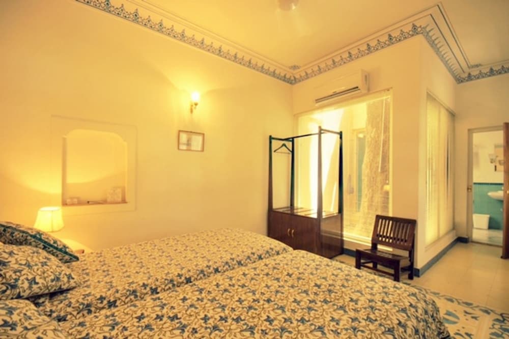 Welcomeheritage Bijayniwas Palace 26/47
