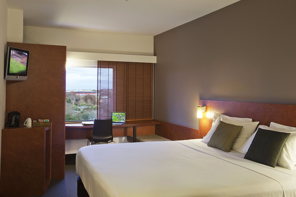 SUPERIOR, KING BED, RIVERSIDE