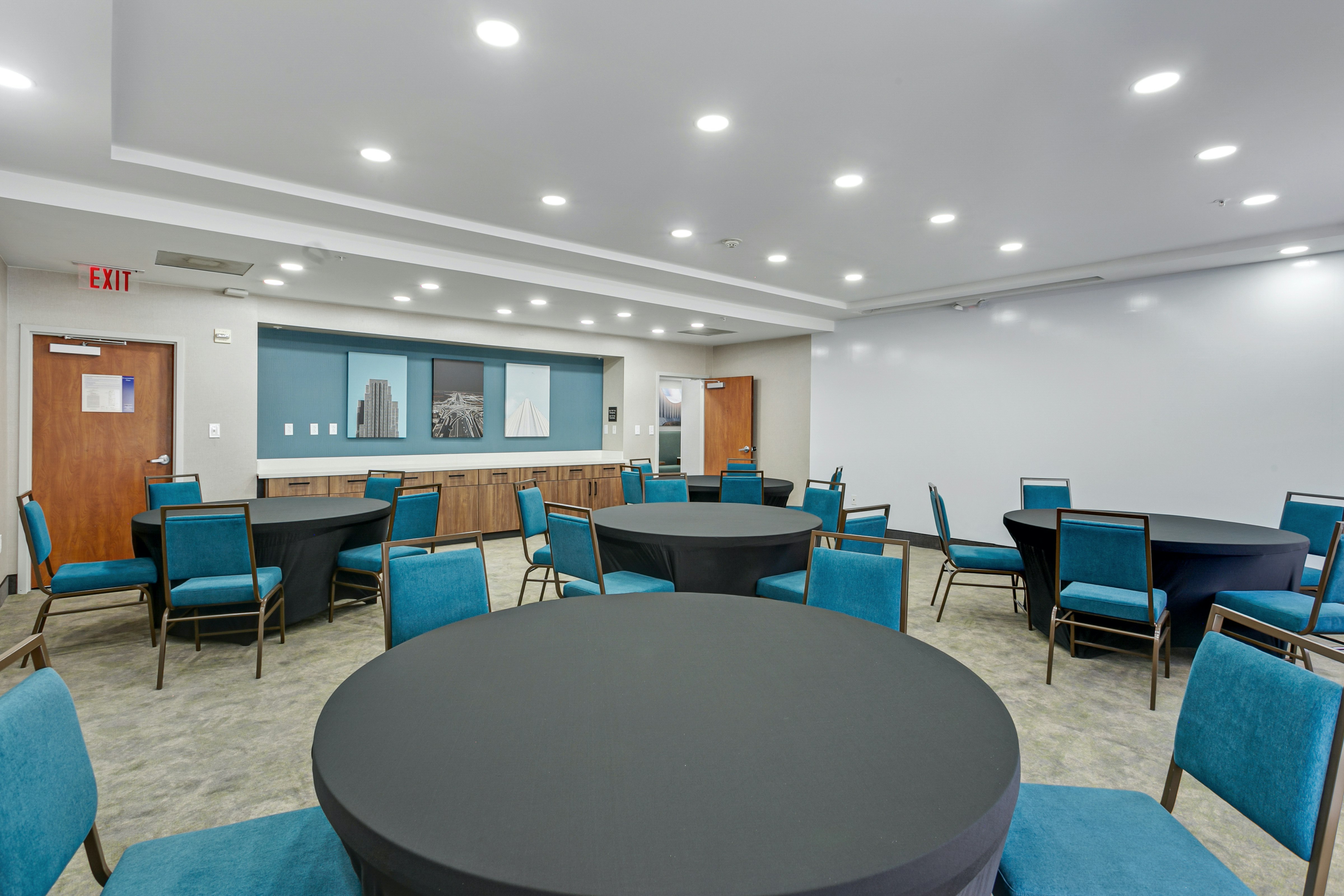 Hampton Inn Houston-Pearland 63/81