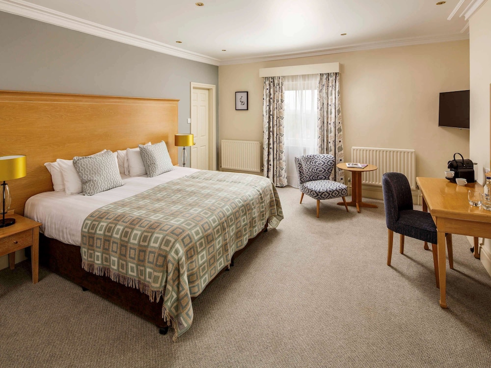 Mercure Gloucester Bowden Hall Hotel 22/70