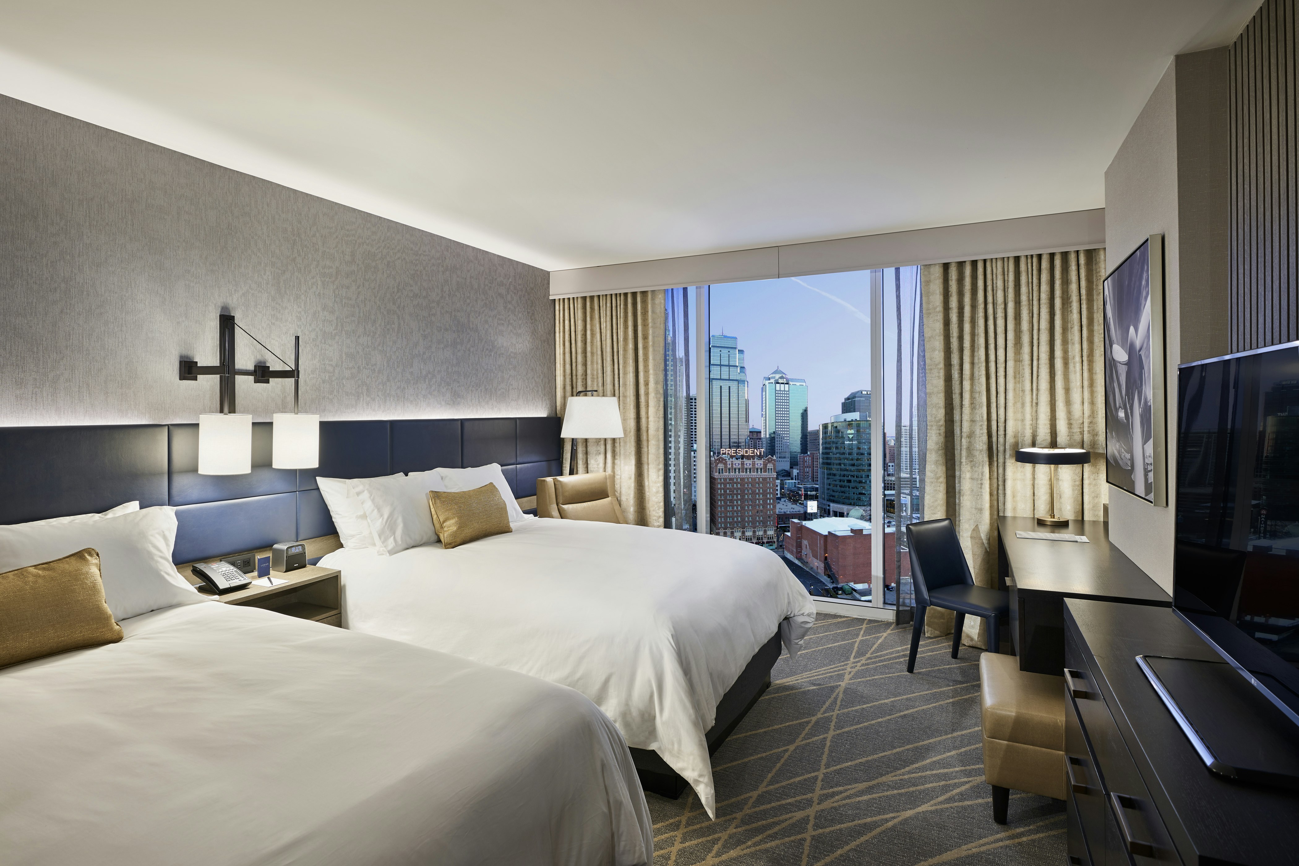 Premium, 2 Queen Beds, High Floor