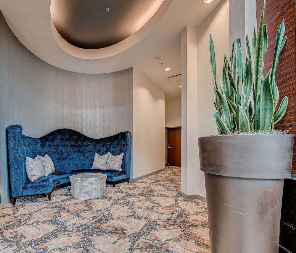Embassy Suites Atlanta Kennesaw Town Center 8/61