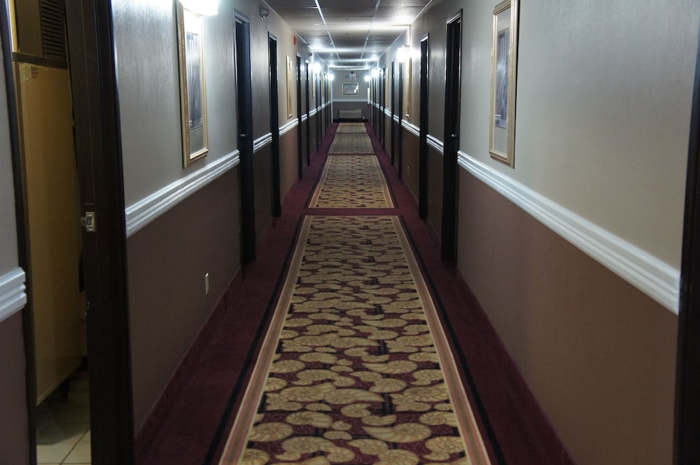 Coratel Inn and Suites Maple Grove 3/50