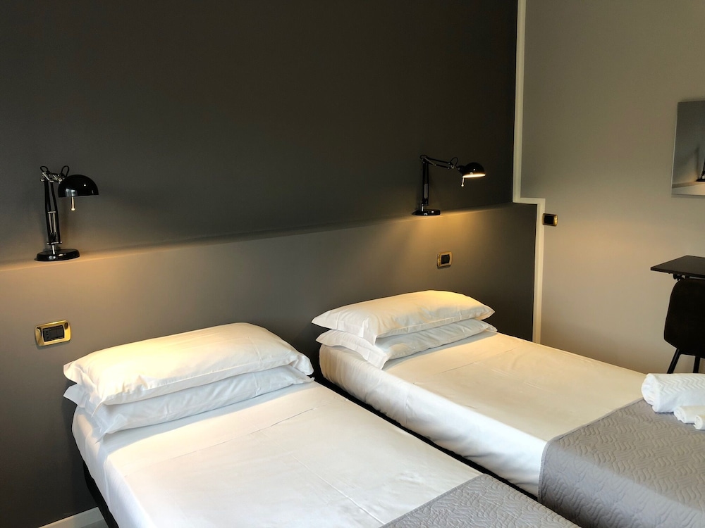 Hotel Brianza 40/58