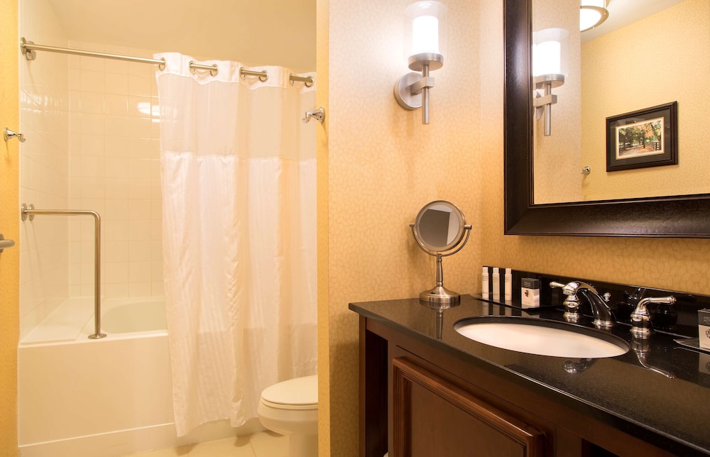 Doubletree Suites By Hilton Lexington 26/78
