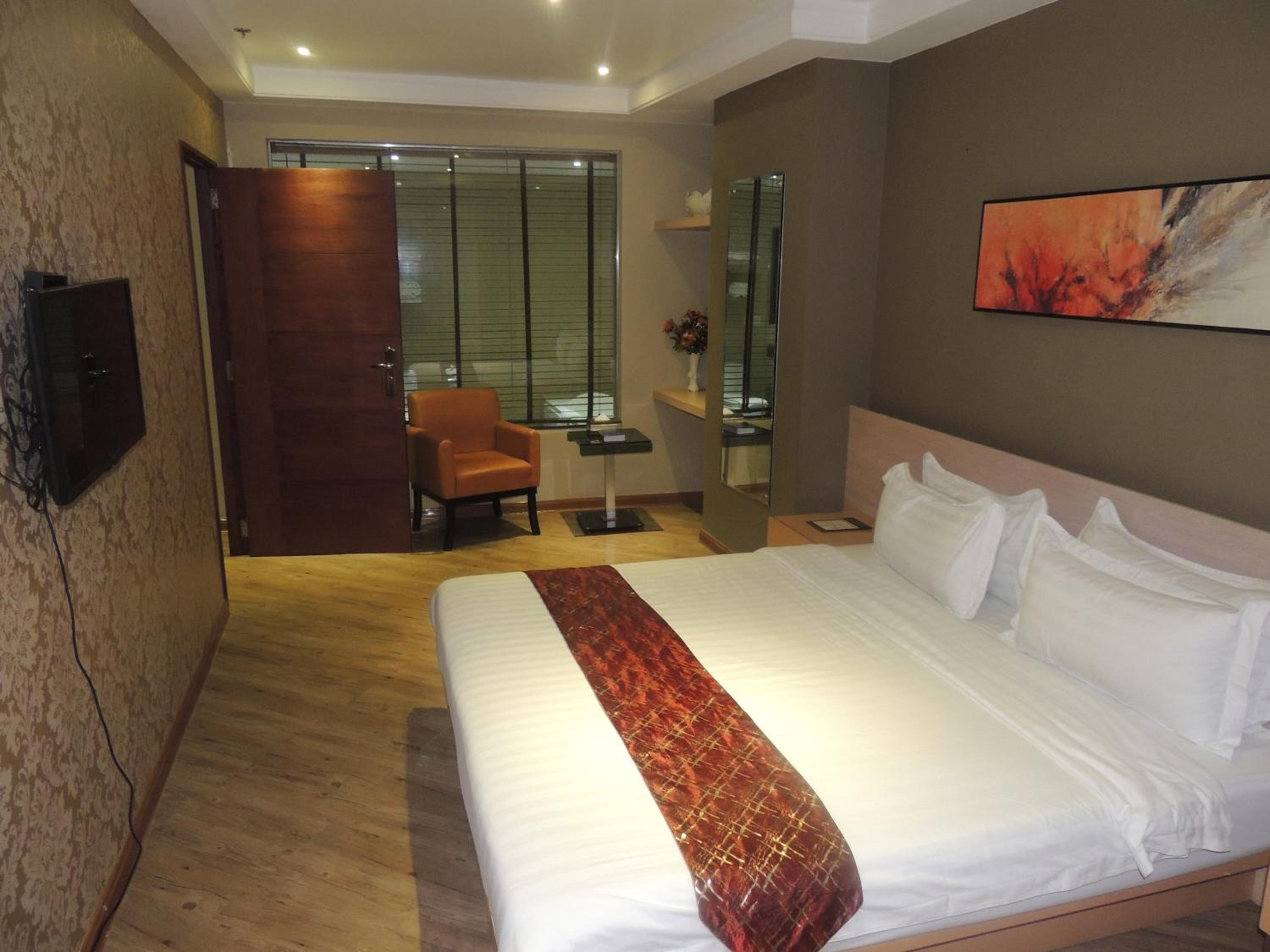 Dela Chambre Hotel 12/51