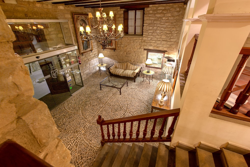 Palacio de Pujadas 28/33