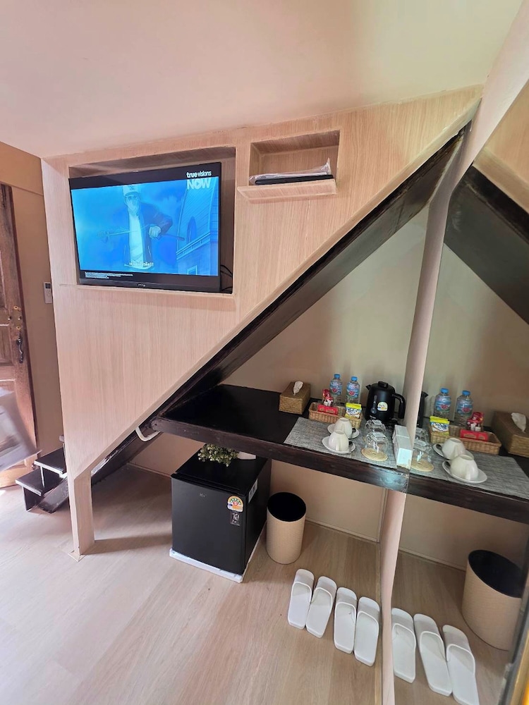 Blu Cabin Ari Stylish Gay Poshtel 63/73