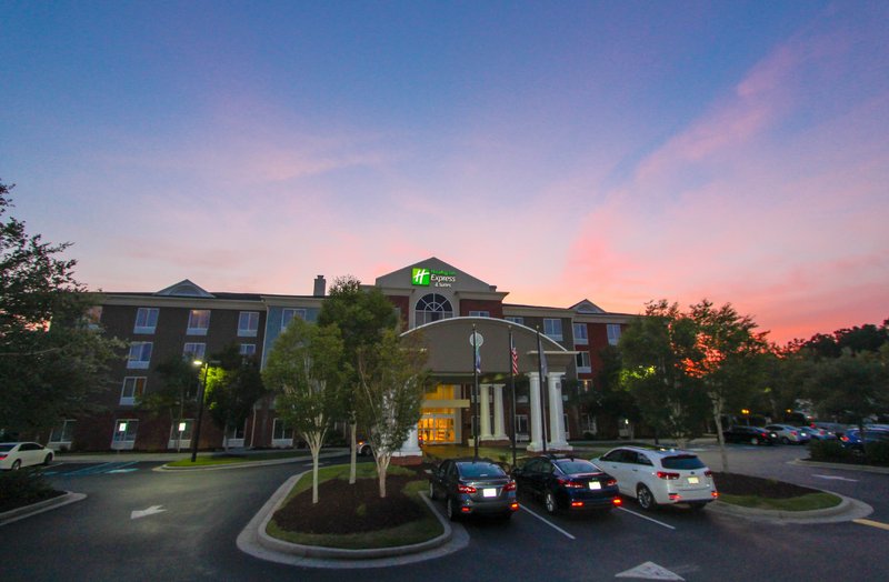 Holiday Inn Express Hotel And Suites Charleston North 55/56