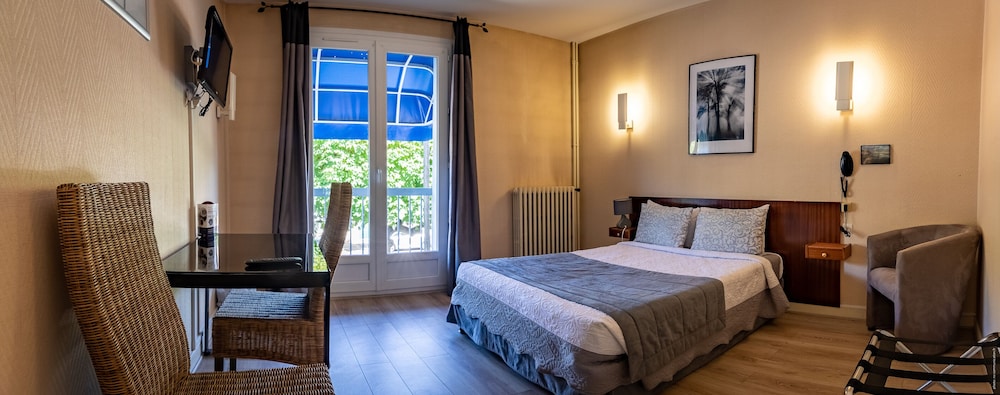 HOTEL CHRISTINA 20/57