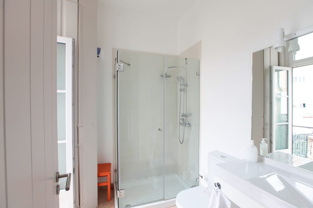 Inn Possible Lisbon Hostel 44/50