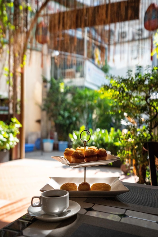 LITTLE SAIGON BOUTIQUE HOTEL 68/70