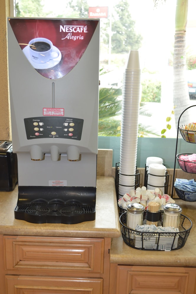 Ontario Airport Inn 36/60