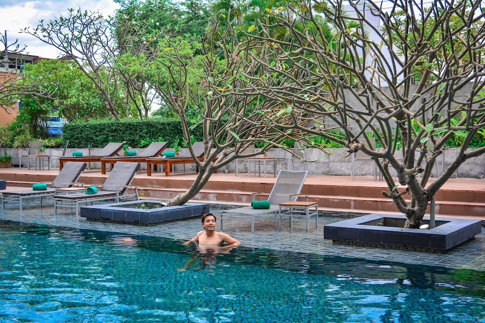 swimming pool spa