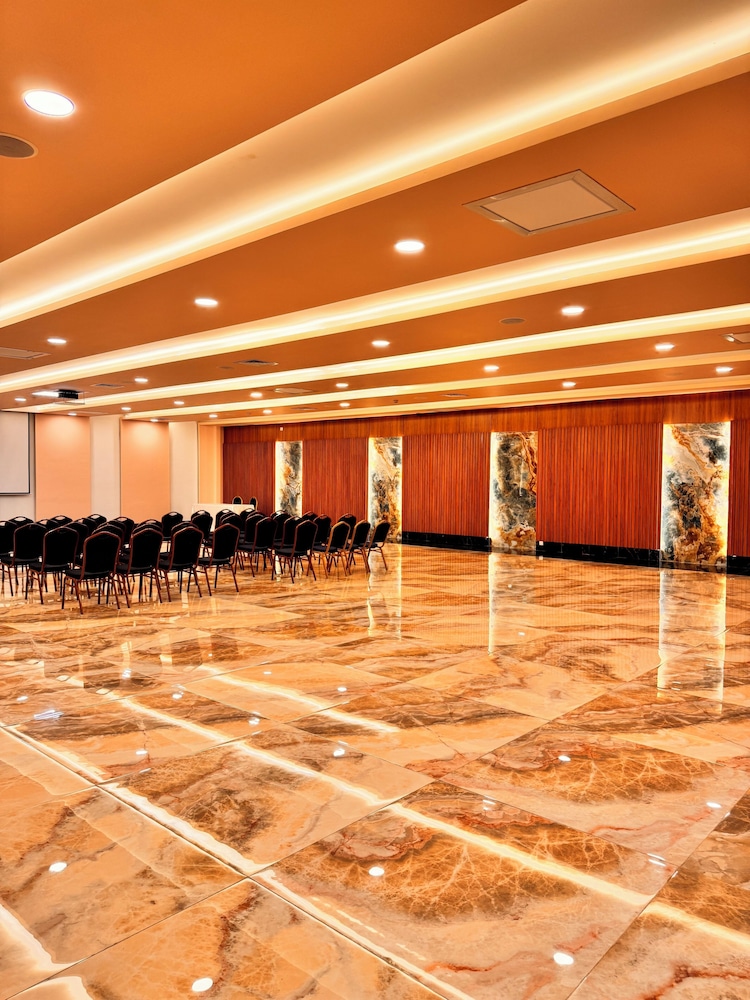 Presidential Hotel 25/50