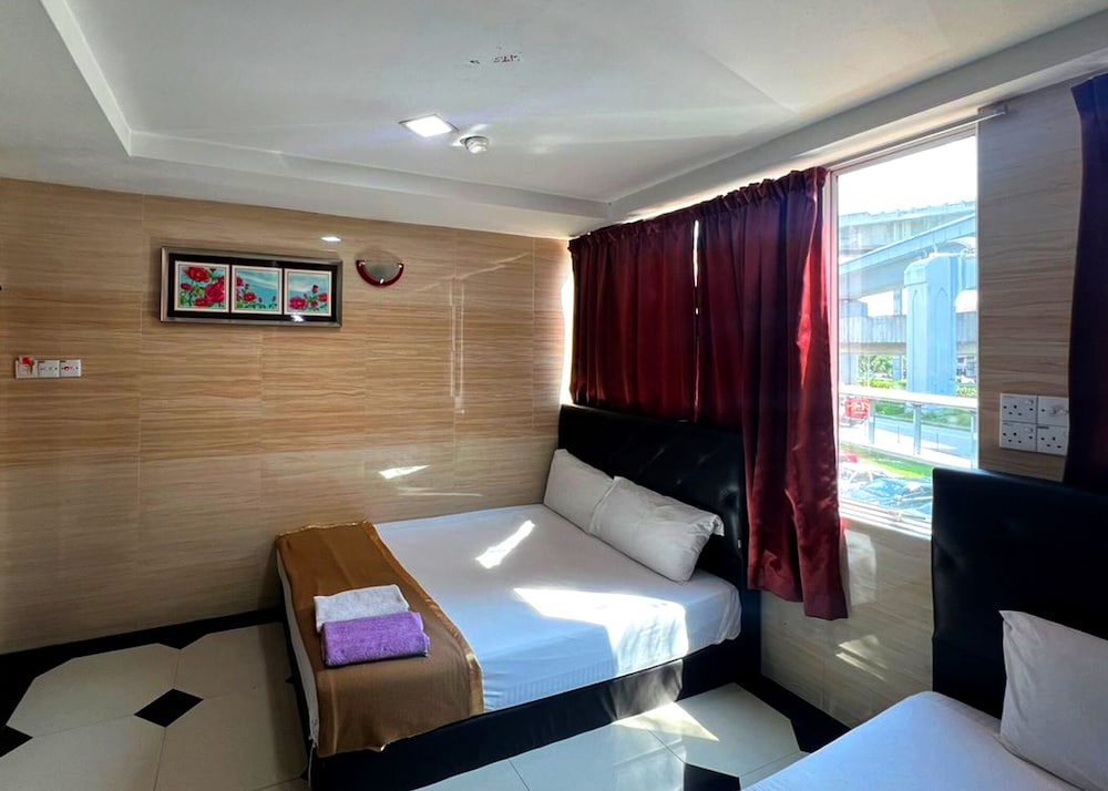 ROOM, TRIPLE